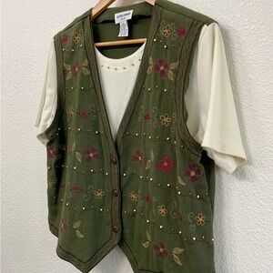 Alfred Dunner Petite Embroidered Green Vest and Shirt with Floral Design